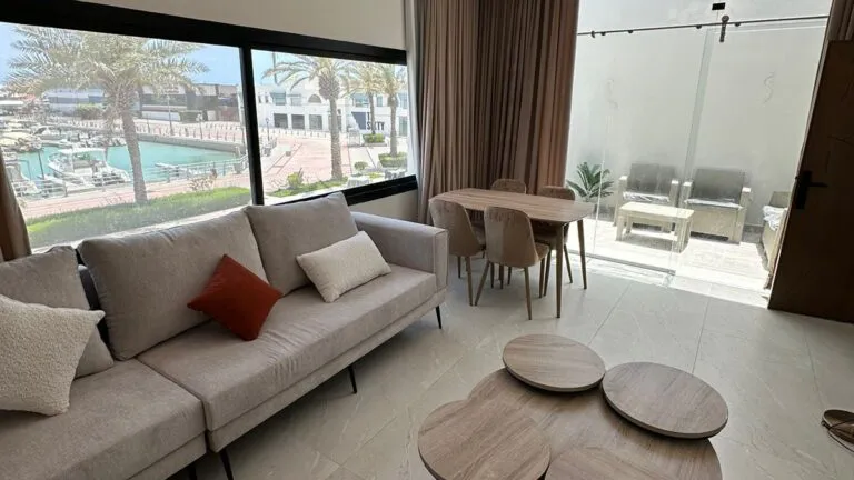 شاليهات على البحر